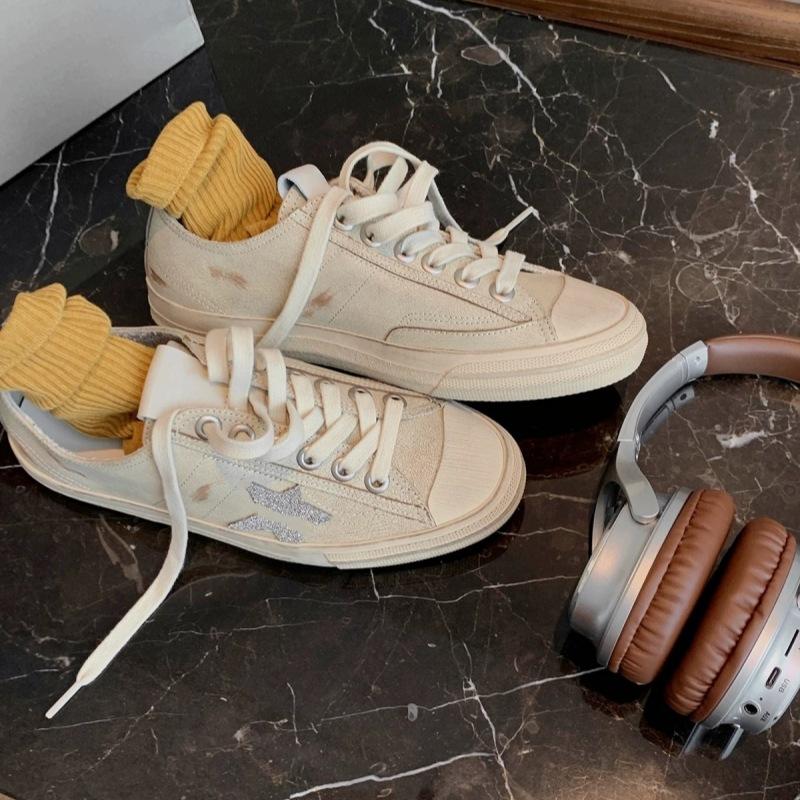 Retro lace-up star casual board shoes women's 2025 new leather soft waxy flat bottom versatile white shoes