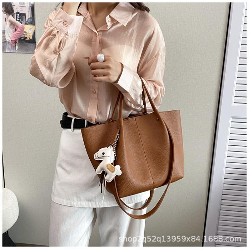 Large capacity fashionable underarm bag women's new trendy retro bucket bag simple and versatile shoulder tote bag