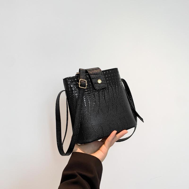 Fashionable Retro Pu Leather Small Crossbody Bag Trendy Square Phone Bag For Women чёрный