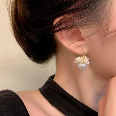Fashion 1 Pair Floral Design Imitation Pearl Alloy Flower Jewelry Elegant Imitation Pearl Earrings Perfect for Casual Clothing or Party Occasions