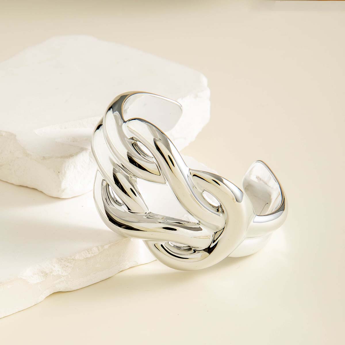 

Модный персонализированный металлический текстурный геометрический открывающийся браслет женские украшения универсальные для повседневного использования