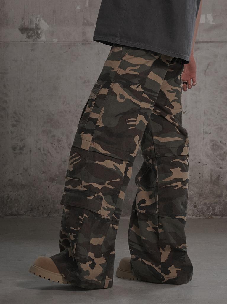 LERENNE Multi Pocket Cargo Flare Camo Pants - Camo