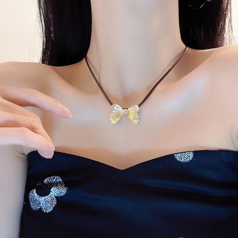 Fashionable Bowknot Necklace Ornament Elegant Bowknot Pendant Necklace Personalized Clavicular Chain Adornment Jewelry