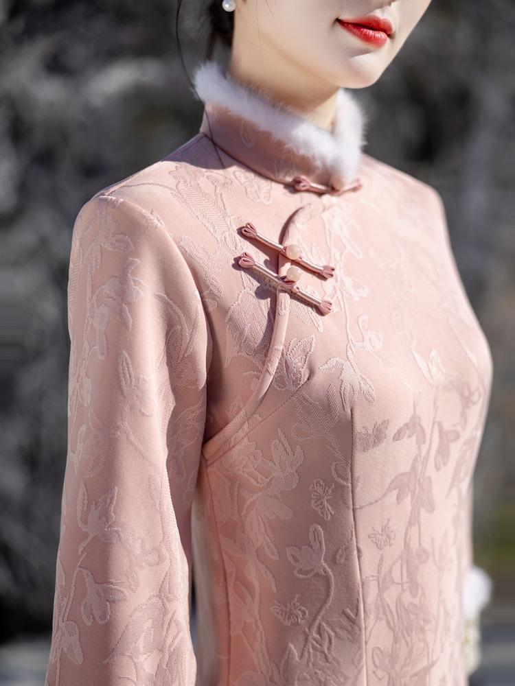 Bei Zhiyun Pink New Chinese Cheongsam Winter Clothing 1011 New High-end Atmospheric High-grade Young Models Velvet and Thicker