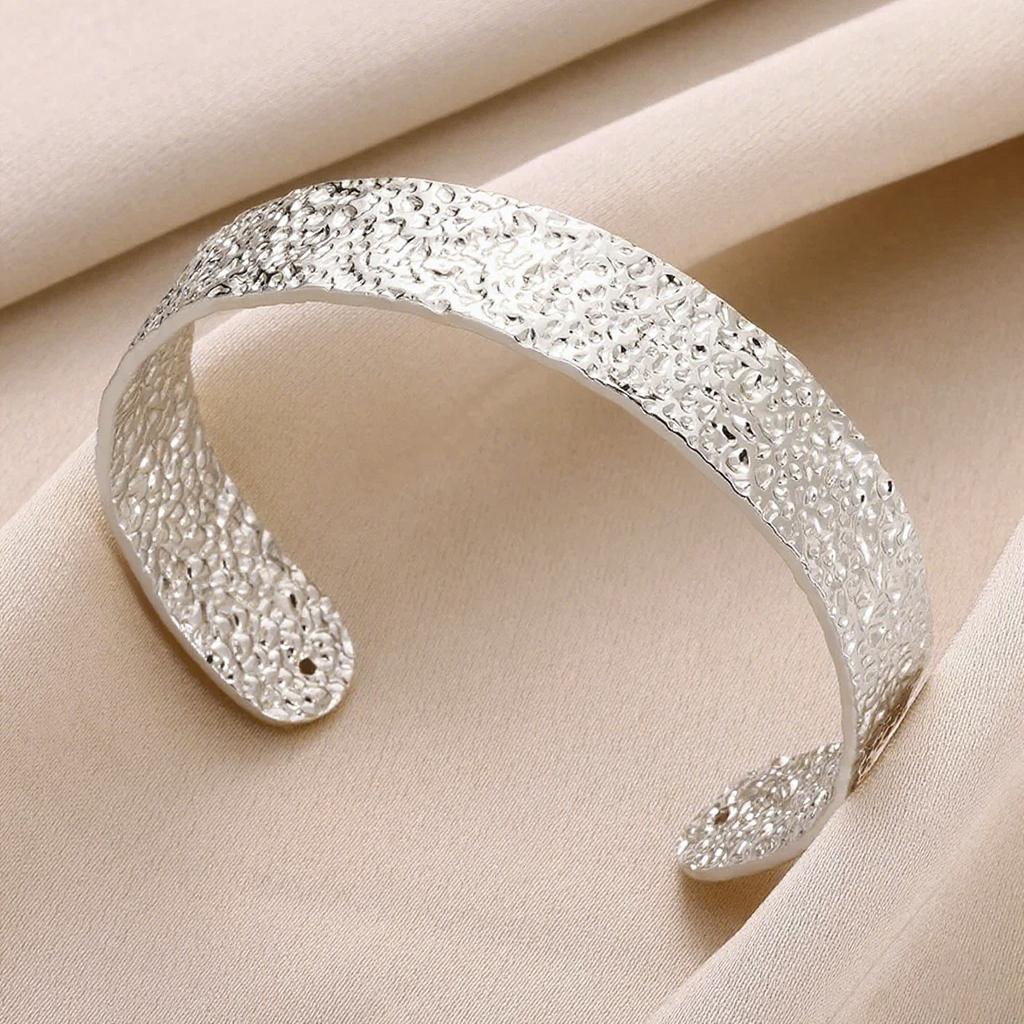 2025 Lava Wrinkle Cuff Bangles Bracelet Women Minimalist Gold Color Stainless Steel Flower C Adjustable Bracelets Party Jewelry