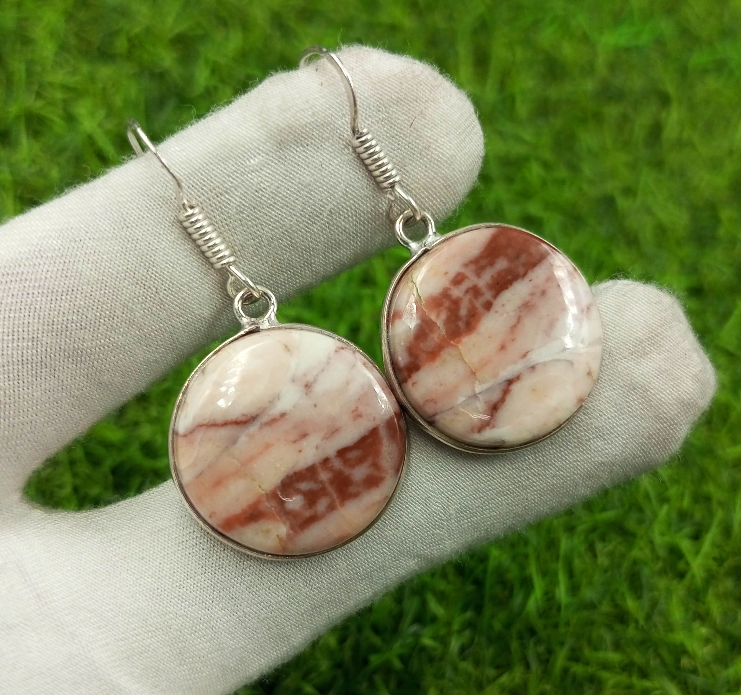 

Натуральная кокосовая яшма Gemstone 925 Sterling Silver Plated Round Shape Bezel Women Earring