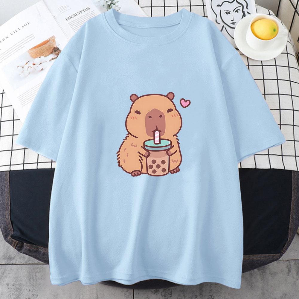 

Футболка Capybara Loves Drinking Bubble Tea, 100% хлопок, летняя одежда, повседневная женская/мужская футболка Kawaii, милые рубашки для девочек, мода XS