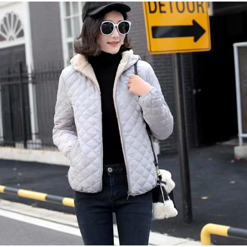 Женская куртка с капюшоном — фото 6