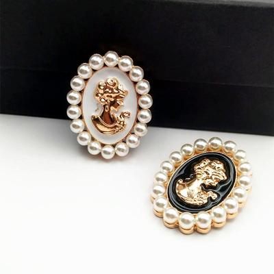 Retro Pearl Beauty Brooch: Vintage Drip Oil Corsage Jewelry Pin
