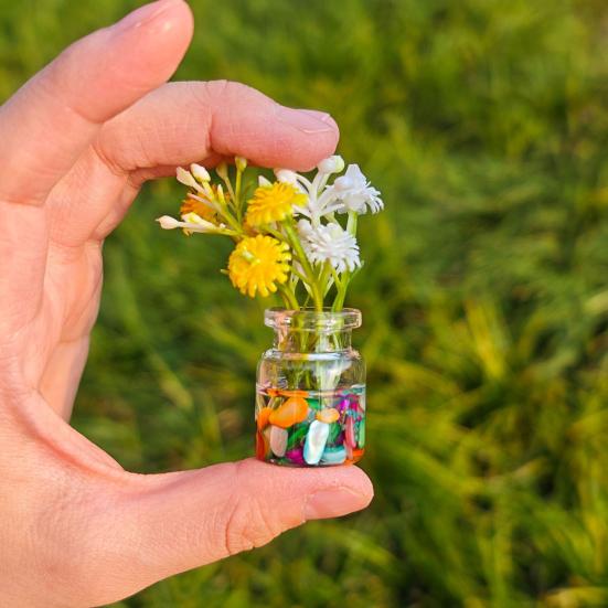 4 Pcs Mini Glass Vases Set Faux Flowers in Glass Vases Glow in The Dark Flower Vases for Desktops Car Dashboard Decor