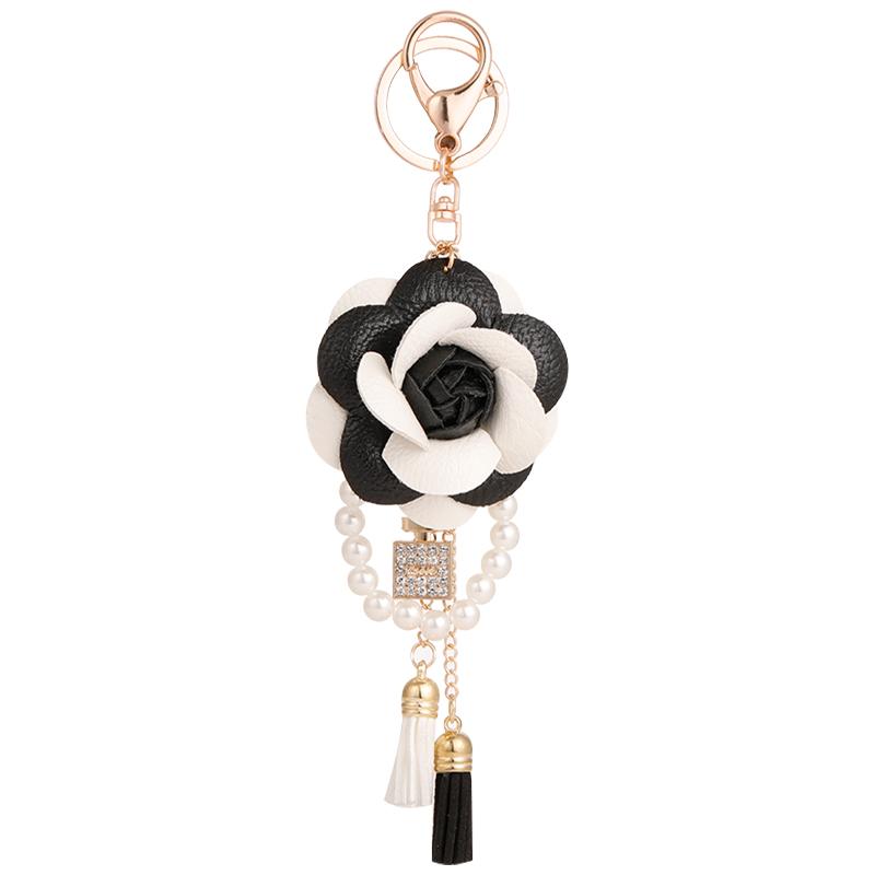 Ключница с камелией, флакон духов, жемчужная кисточка, женский роскошный брелок, подвеска на сумку, сувенир, модная бижутерия
