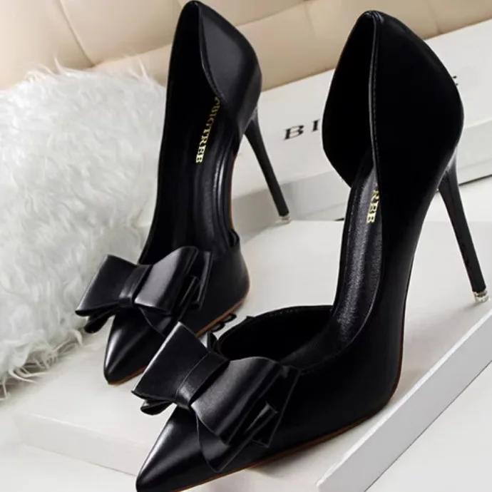 

2025 New Luxury Women s High Heels with Side Empty Thin Heels and Pointed Toes High Quality Temperament Lacquer High Heels 40