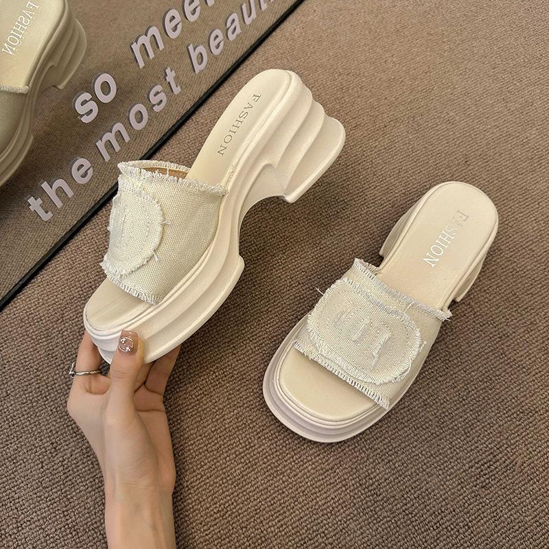 

Однословные крутые водонепроницаемые тапочки для стола новые сандалии на платформе и высоком каблуке тапочки женские летние 2025 увеличение 40