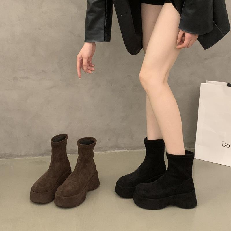 Skinny small short boots women's 2025 new autumn and winter Korean version thick-soled small Martin boots niche design fashion boots