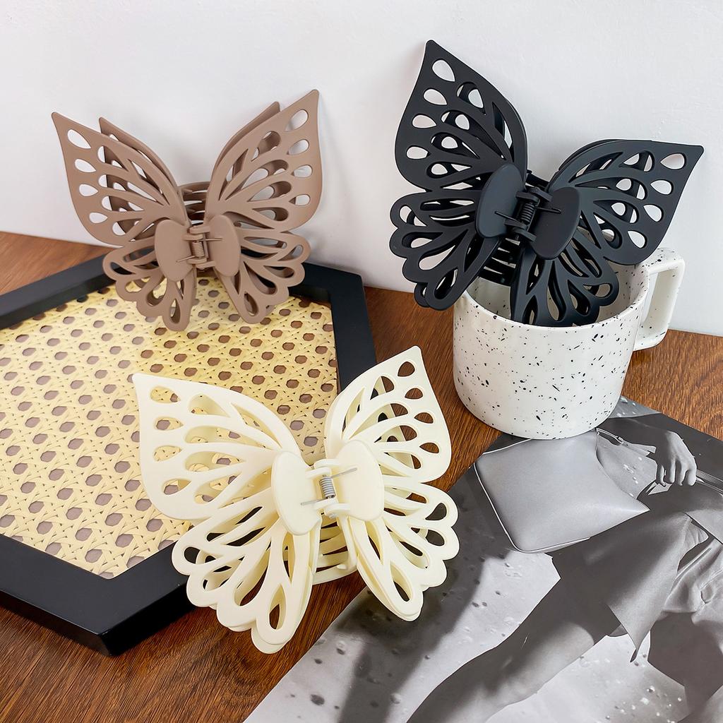 Extra Large Hair Claw for Women Crab Clips Hollow Butterfly Hairpin Hair Clip Acrylic Bath Barrettes for Girls Hair Accessories