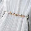 Lockeres und bequemes weißes Boho-Maxikleid für den Sommer