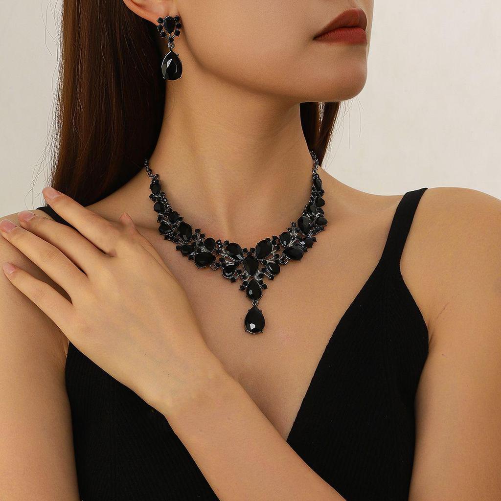 Elegant Rhinestone Water Drop Necklace Set - High-End European & American Court Style Jewelry for Women