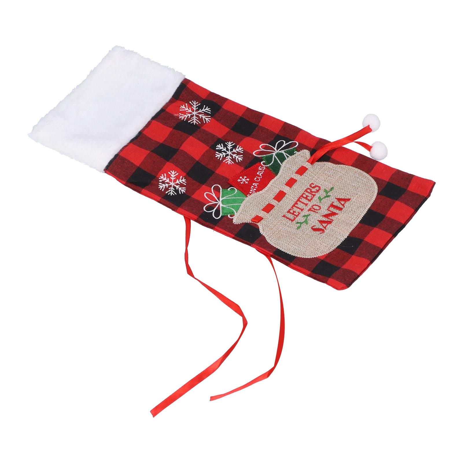 

Square Grid Design Wine Bottle Cover Wine Bottle Sweater Bag for Home Christmas Party Home Bar Red and Black Check