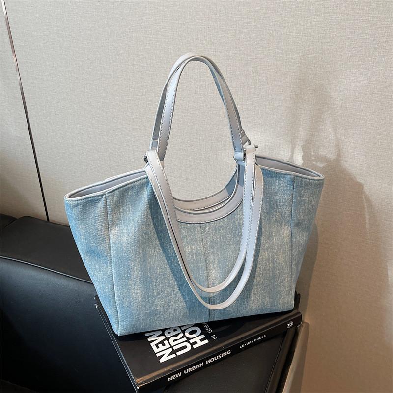 Simple Color Solid Ladies Bag Zipper Closure Interior Pockets Casual Travel Bags