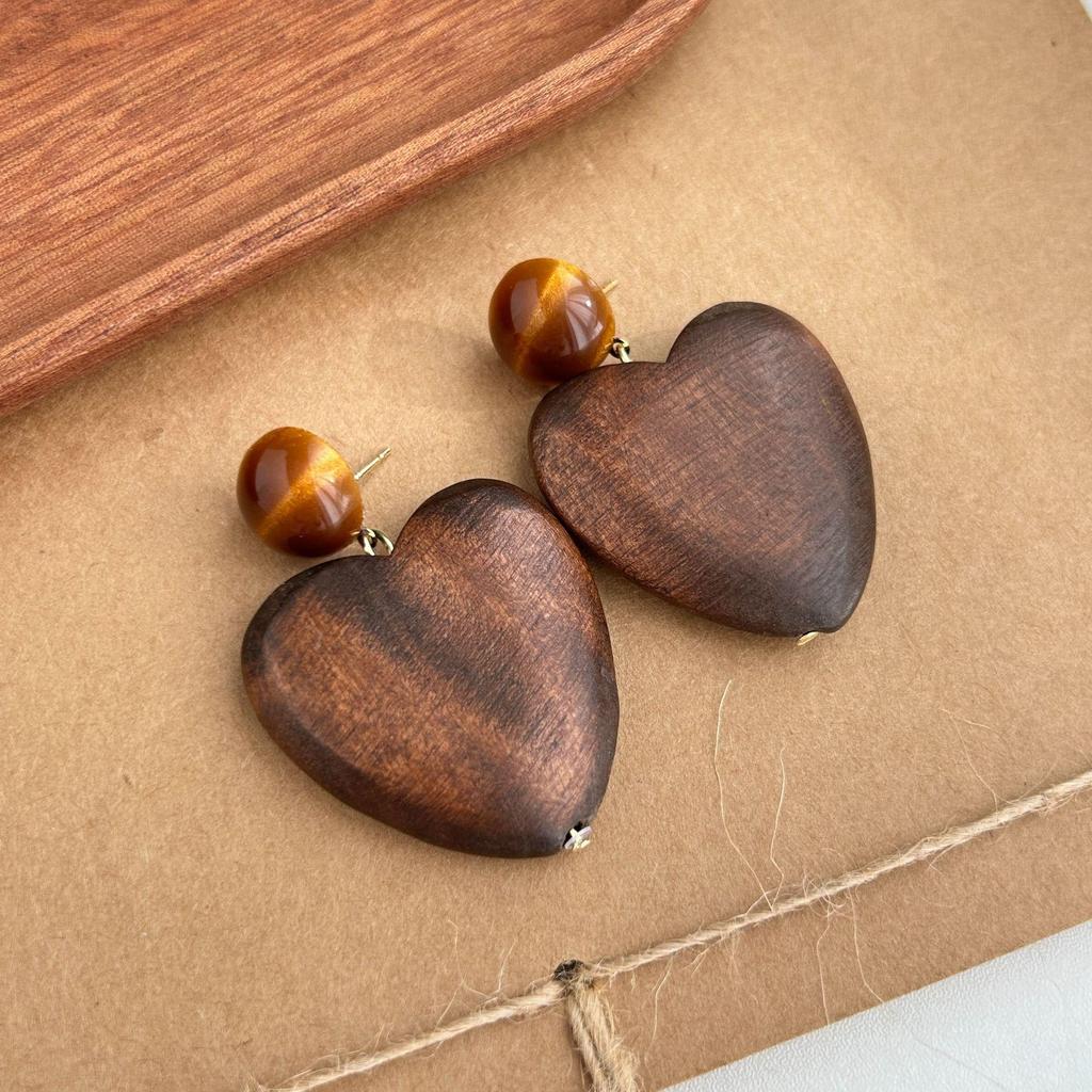 Classic Wooden Geometric Earrings: European & American Niche Design with Tiger Eye Heart & Triangle Shapes
