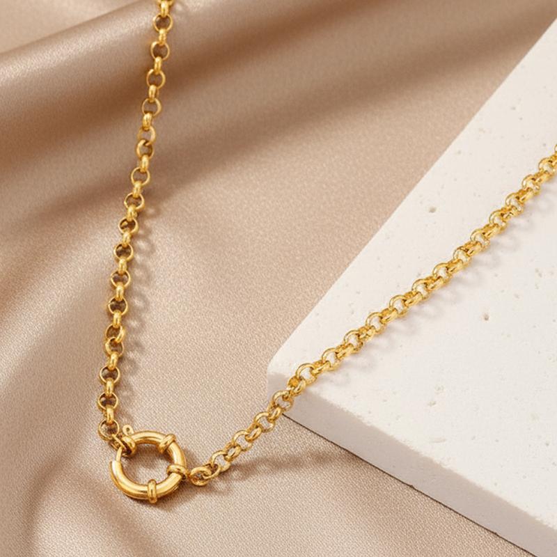 Simple Stainless Steel Round Hollow Pendant Necklace for Women Unique Metal Cuban Chain Clavicle Chain Fashion Party Jewelry