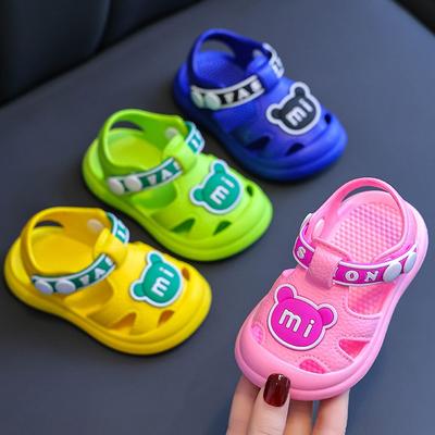 Children's New Summer Style Cartoon Closed-Toe Hole Sandals, Infant Anti-Slip Soft-Soled Sandals/Slippers for Toddlers and Young Children.