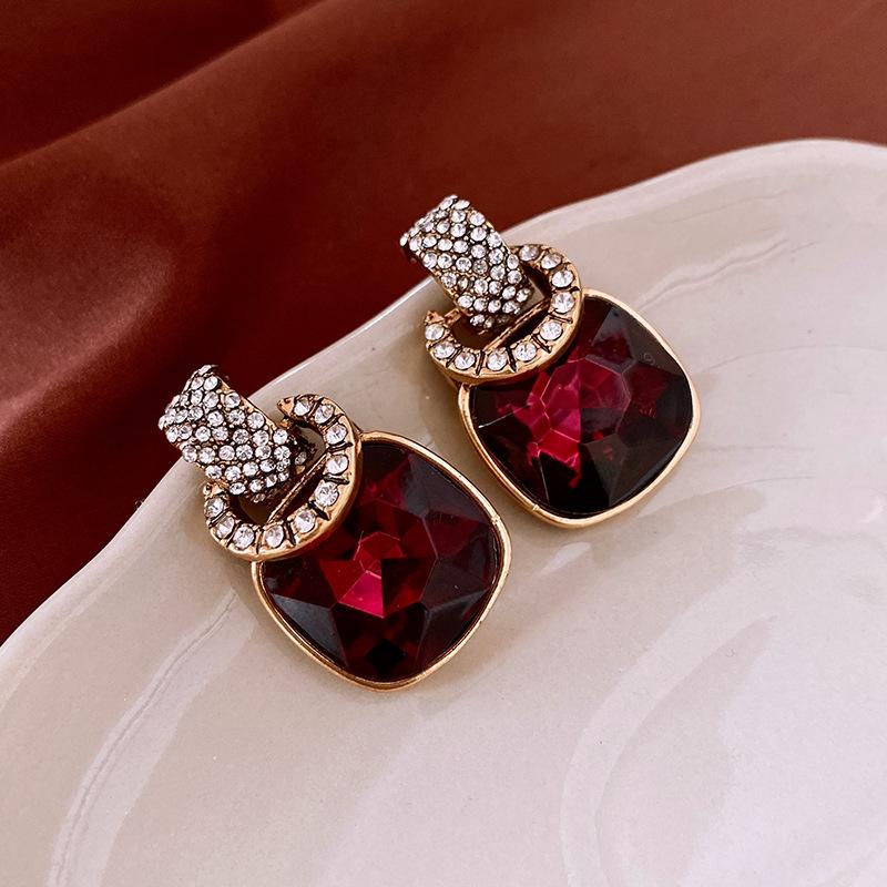 Needle Diamond Earrings Retro Light Luxury High-end Stud Earrings Niche Retro Earrings Women