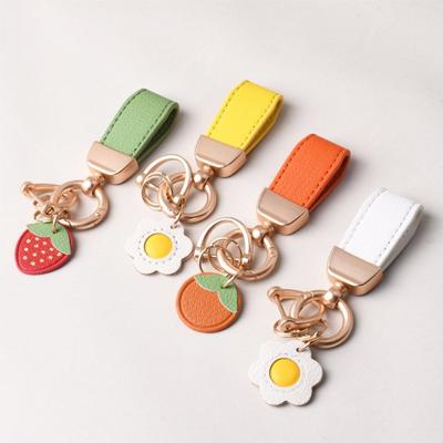 Fashion Keychain Luxury Metal Short Leather Flower Car Key Chain Pendant Split Keychain Woman Keyring Accessories