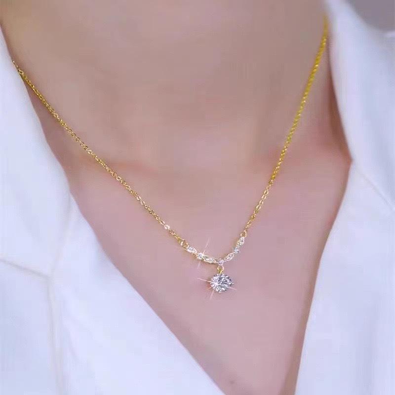 Full of diamonds bright zircon necklace women's niche design temperament versatile imitation moissanite collarbone chain jewelry