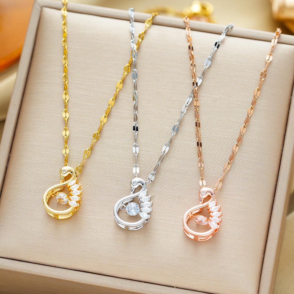 Sparkling Diamond Moving Swan Beating Heart Titanium Steel Necklace For Women Fashion Versatile Collarbone Chain Jewelry