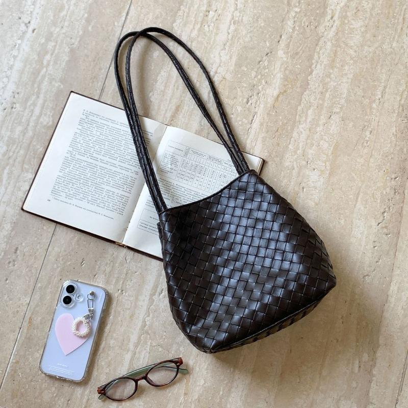 Retro gewebte Tasche Nischendesign neue Damen-Schultertasche vielseitige Bucket Bag Damen