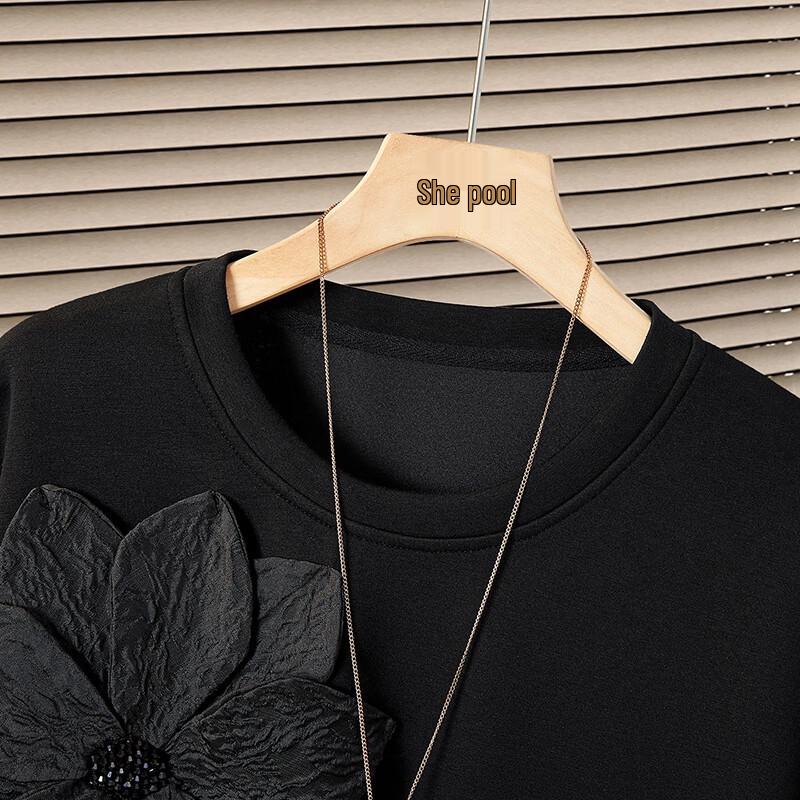 Tachic Women's 3D Floral Drop-Shoulder Sweatshirt