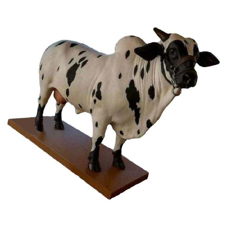 Kreativer Stierform Spirituosen-Dispenser für Bar Weindekantierer Handgefertigte Harze Tierskulptur mit stabilem Holzsockel