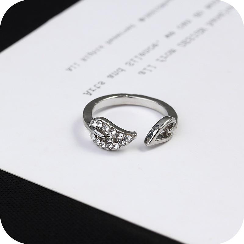 2pcs Korea Two Leaves with Diamonds Couple Ring Female Japanese and Korean Retro Korean Version of the Tide Jewelry Trinkets Ring Tail Ring