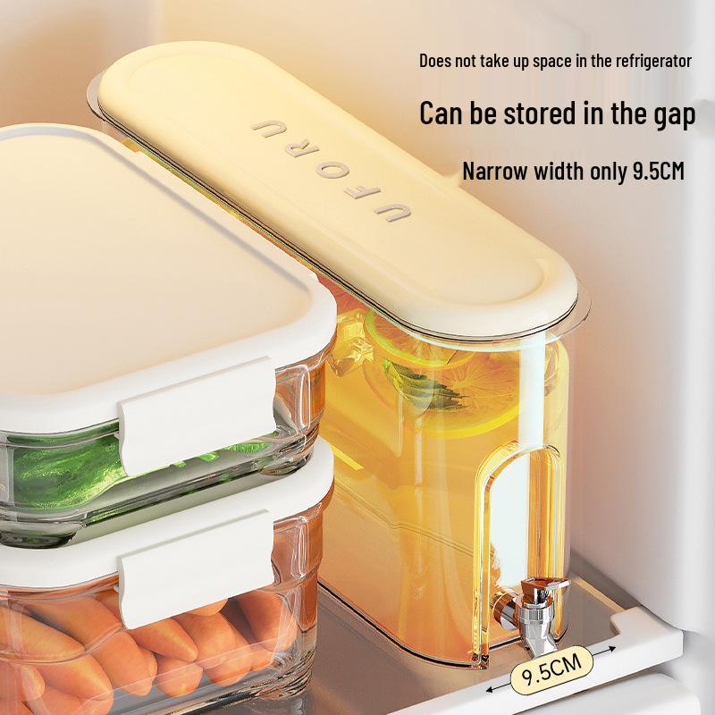 Large Capacity Food-Grade Plastic Pitcher with Spout, Sealed Crevice, for Cold Water and Juice