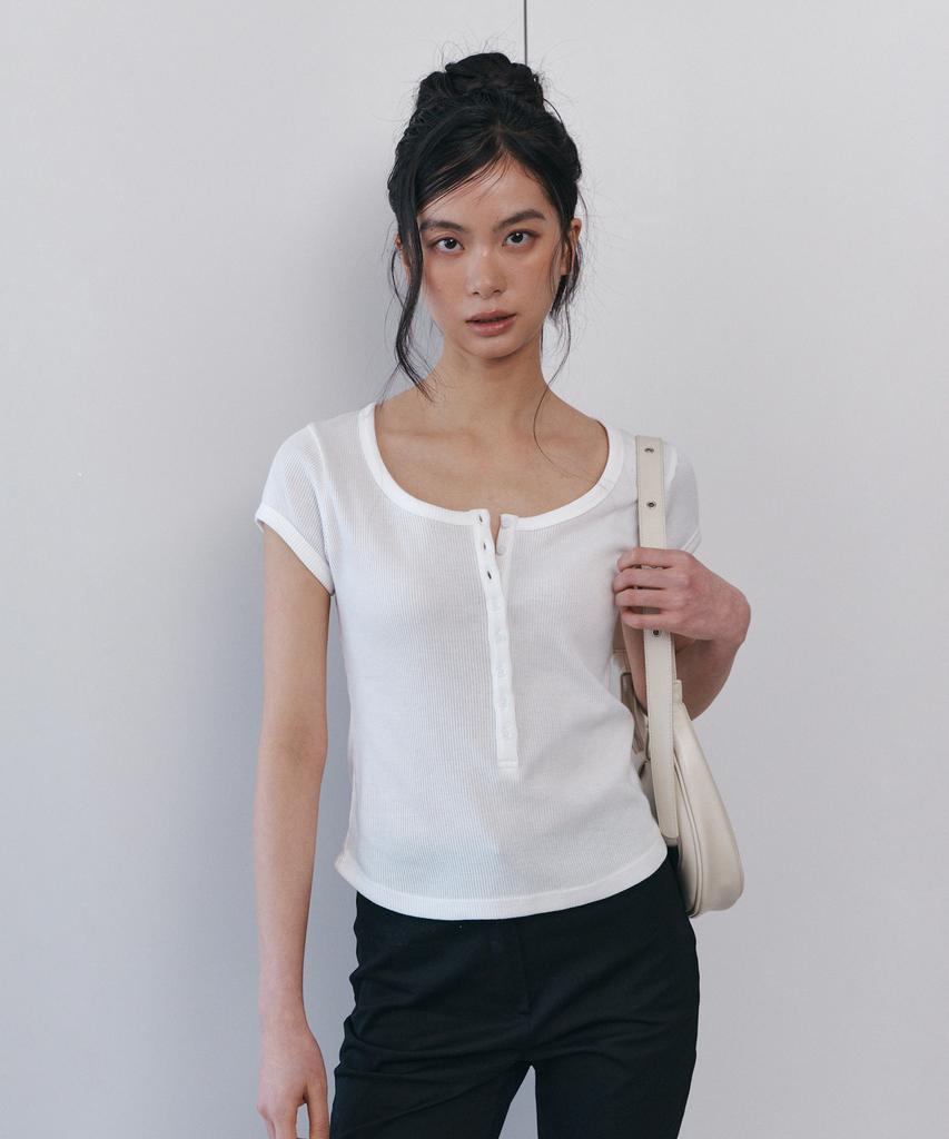 Kyuliti C Scoop Neck Button Front T-Shirt_White