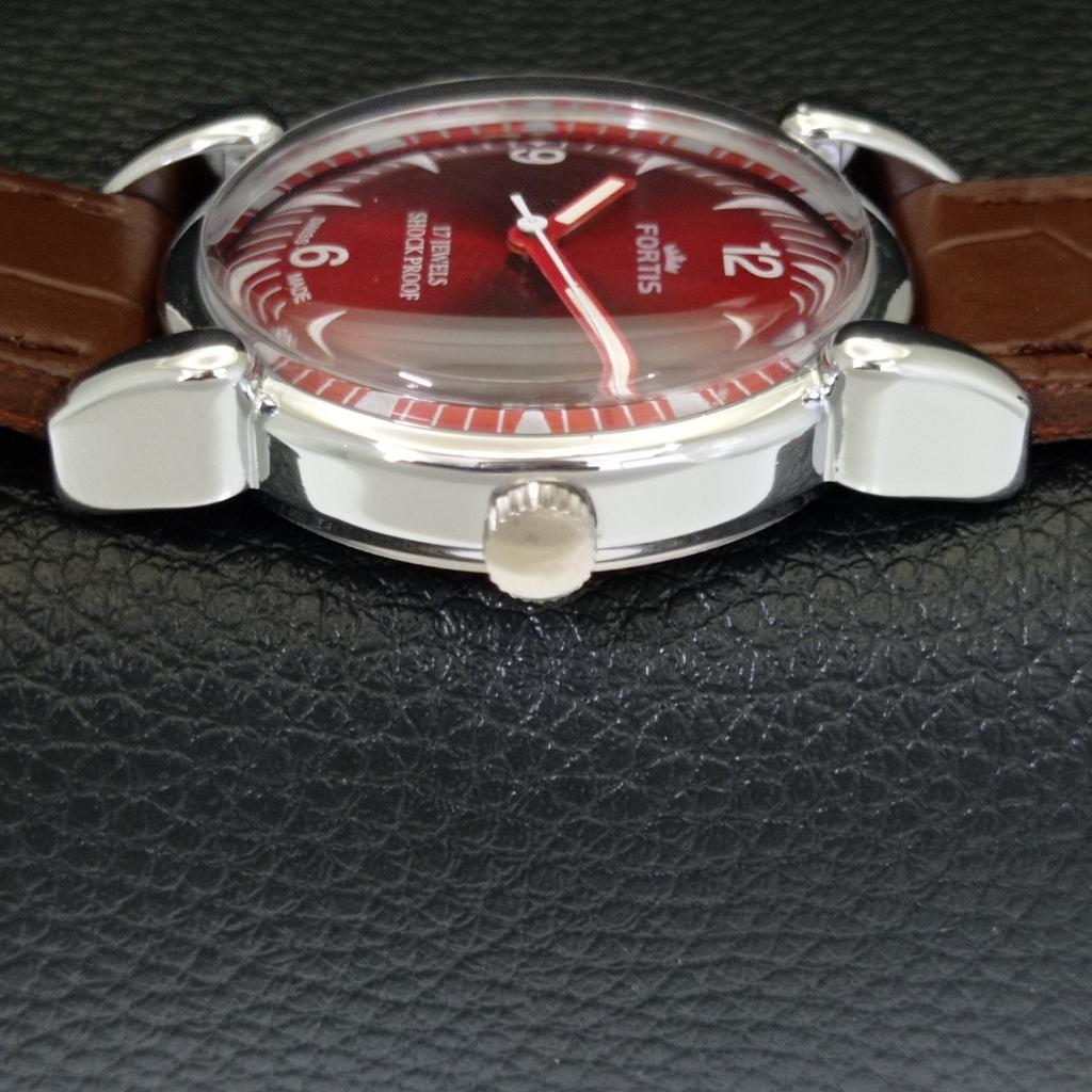 VINTAGE HAND-WINDING REFURBISHED SWISS MENS RED COLOR DIAL WATCH A700854-5 R205a-a700854