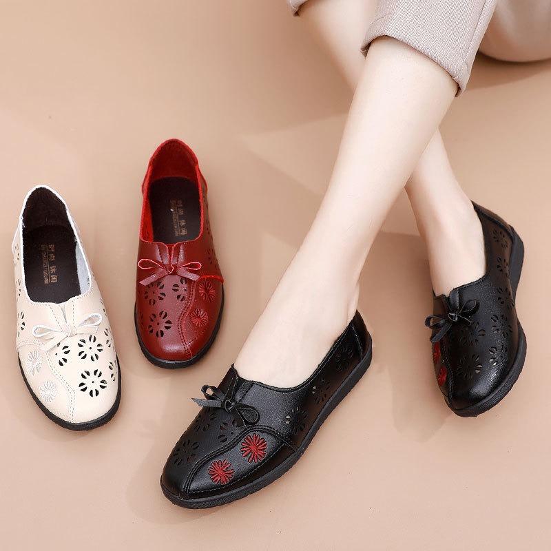 Shoes Spring sandals Non-slip soft-soled bag head Hollow leather shoes Comfortable flat-bottomed elderly people's hole middle old women's shoes