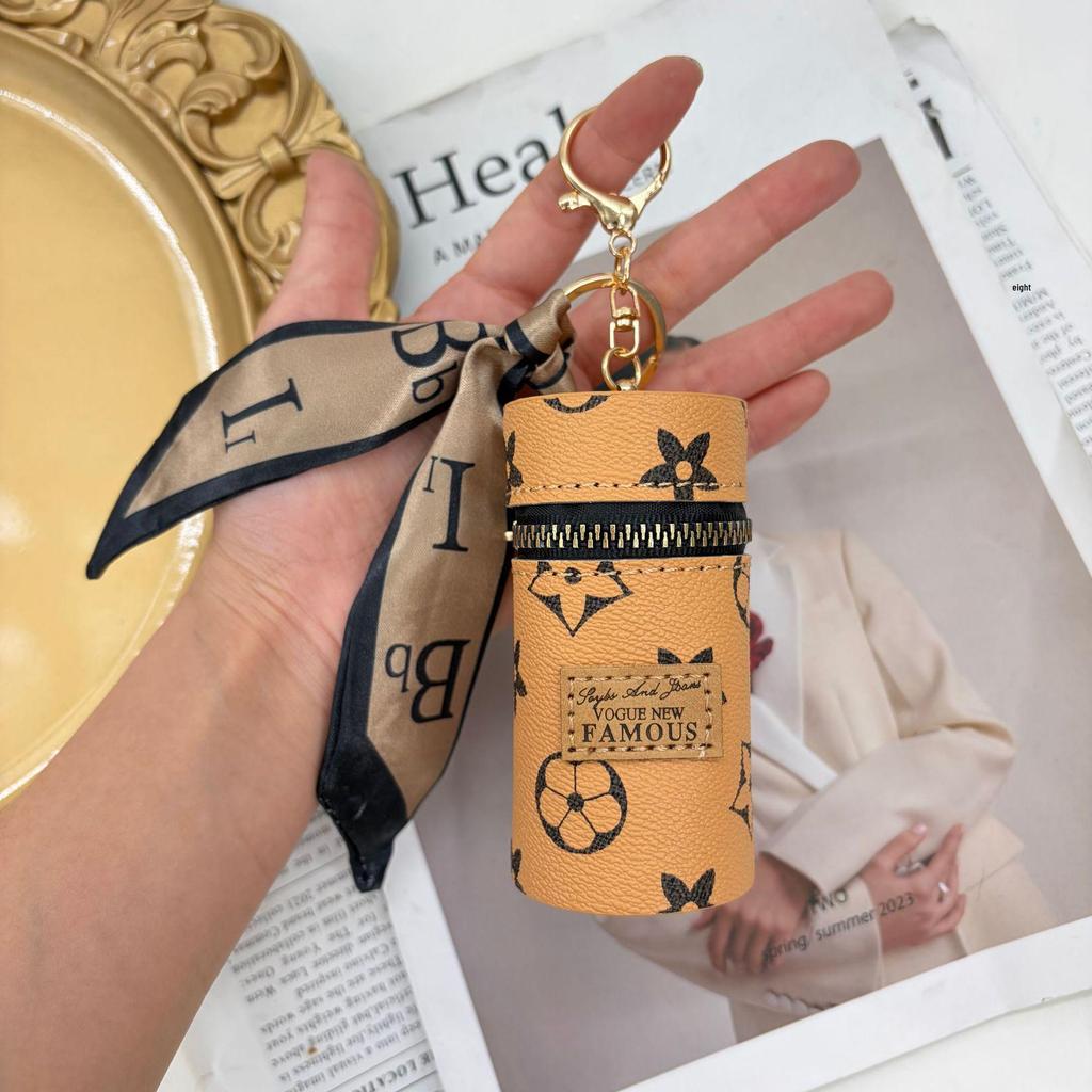 Popüler Taşınabilir Mini Yuvarlak Bozuk Para Cüzdanı Anahtarlık: Kırmızı Zar Dudak Balsamı Saklama Çantası