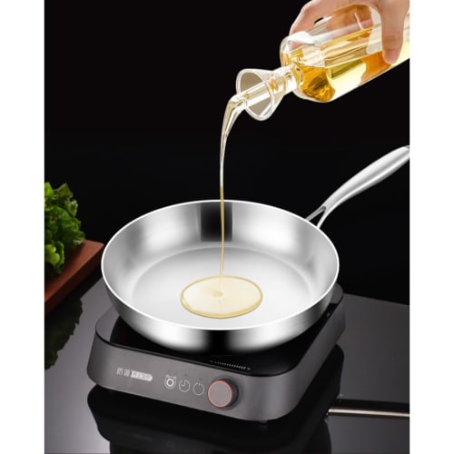 The stainless steel frying pan is non-stick, durable, lightweight, dishwasher safe, and non-toxic. (26cm)