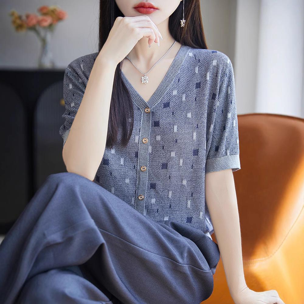 Summer New Retro Jacquard Knitted T-shirt, Blue V-neck Knitted Sweater, Short Sleeve
