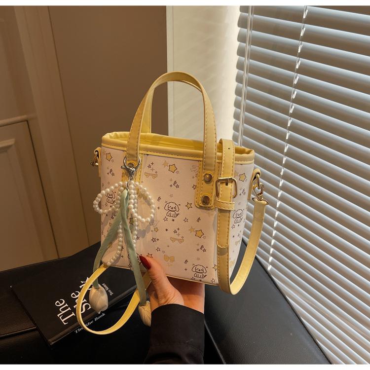 New Spring and Summer Fashion Casual Simple Small Fresh Niche Bucket Bag Women's Shoulder Commuter Bag