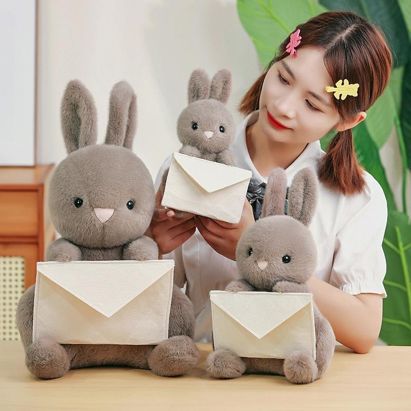 Neue Kreative Sitzende Umschlag Hase Plüschtiere Flauschige Häschen Puppe Liebliches Geschenk zum Einlegen einer Karte Lustige Spielsachen für Freunde Familie