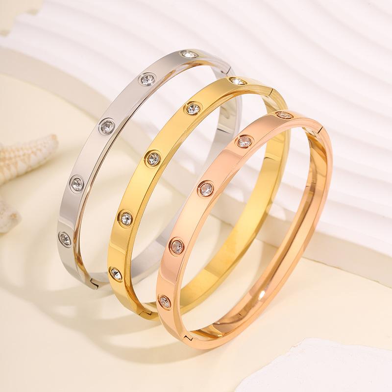 Classic titanium steel bracelet for women, popular fashion light luxury bracelet, ten diamond gold bracelet for girlfriends