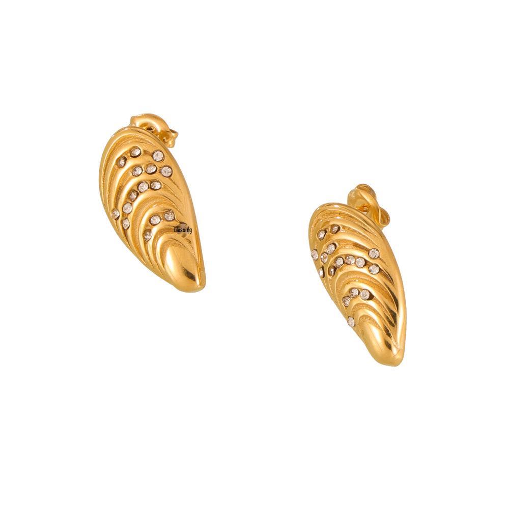 Retro Gold Texture Shell Stud Earrings with Inlaid Diamonds - Non-fading Stainless Steel Design
