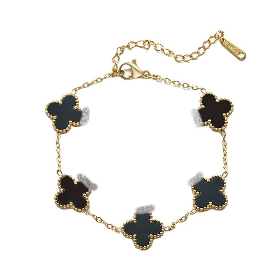 Vierblättriges Kleeblatt Armband Ein leichter Luxus und hochwertiges Damen Schmuck Accessoire Ein modisches Armreif für Damen