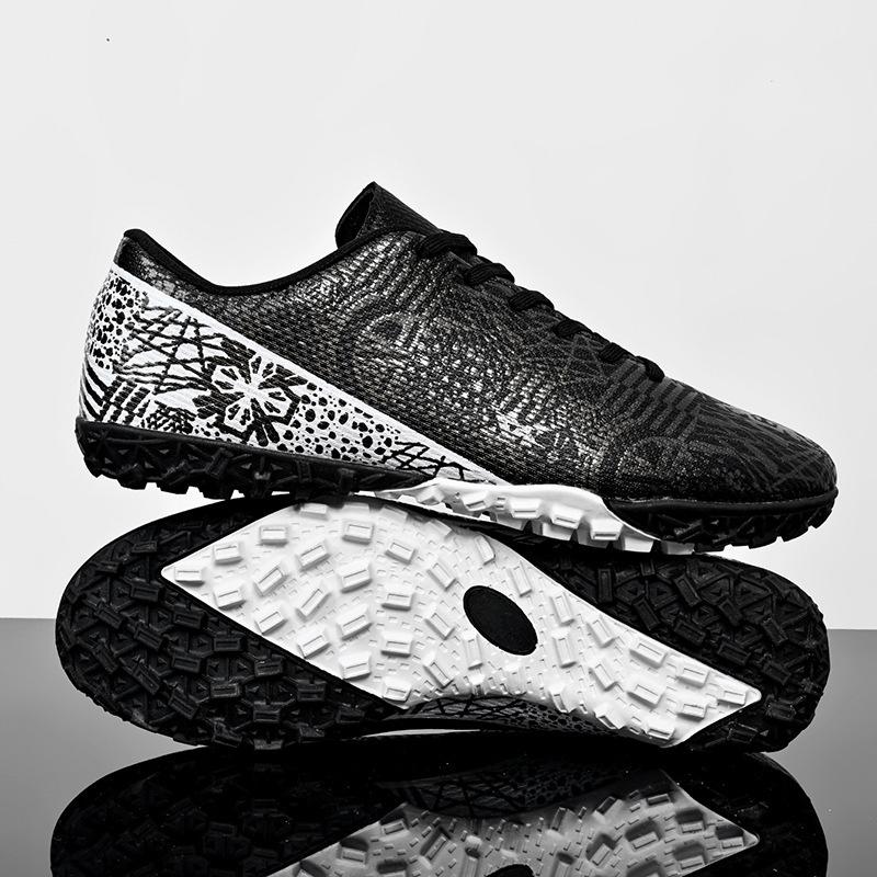 

Large size football shoes 2 low-top men s and women s older children s and young students broken nails and spikes competition training shoes 45