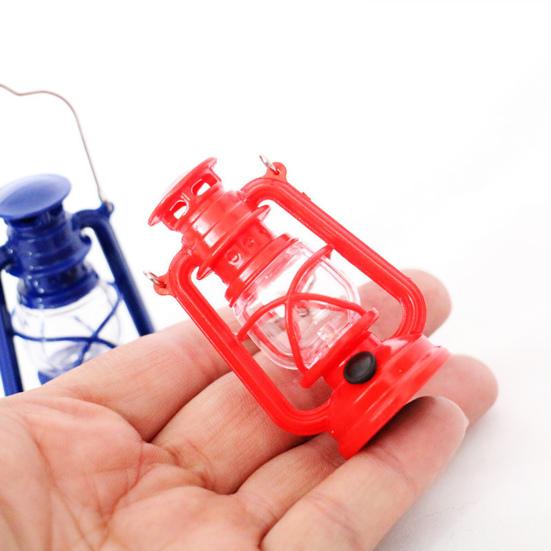 

Тщательная работа, масляная лампа для кукольного домика, гладкая поверхность, нежный керосиновый фонарь, декор для кукольного домика, украшение сцены