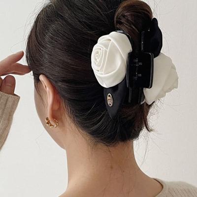 Oar Monotone Rose Hair Claw