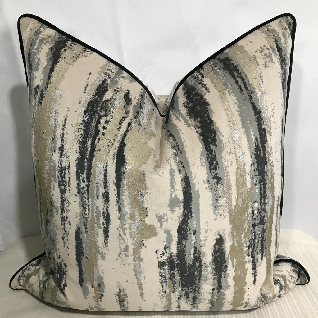 Custom Luxury Hotel Throw Pillow Cushion Cover Velvet Fabric Woven Animal Printing Soft Living Textured Black White Piping